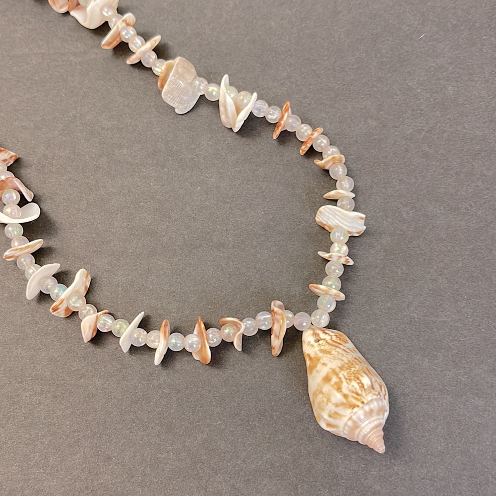 Seashell Necklace - Picture 5 of 6